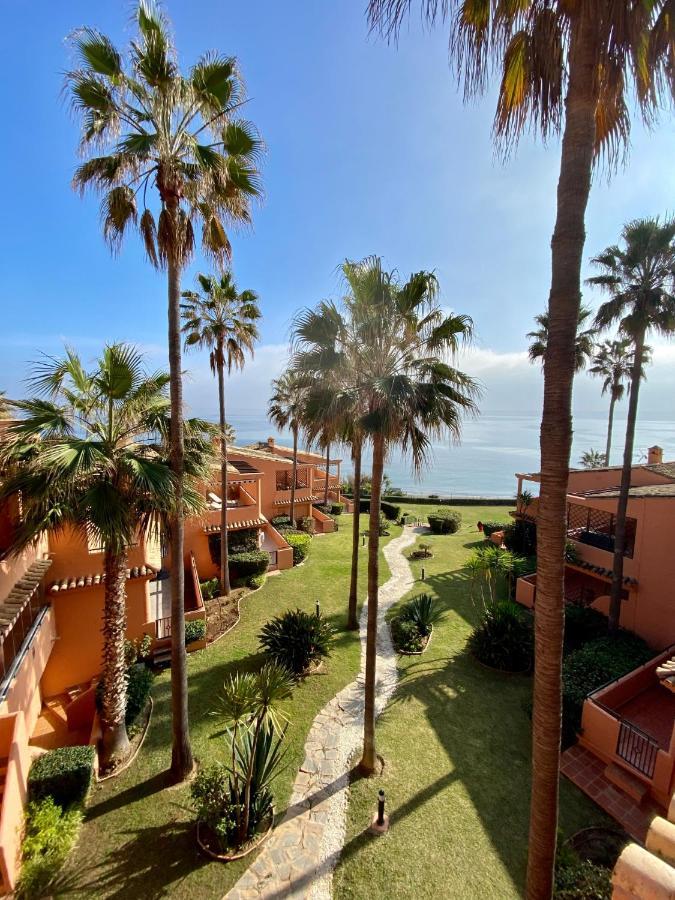 Apartment Luxury Three Bedroom At *