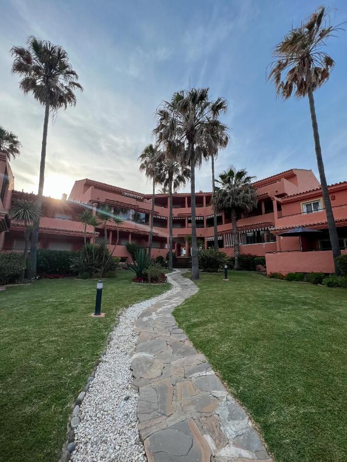 Luxury Three Bedroom At Apartment
