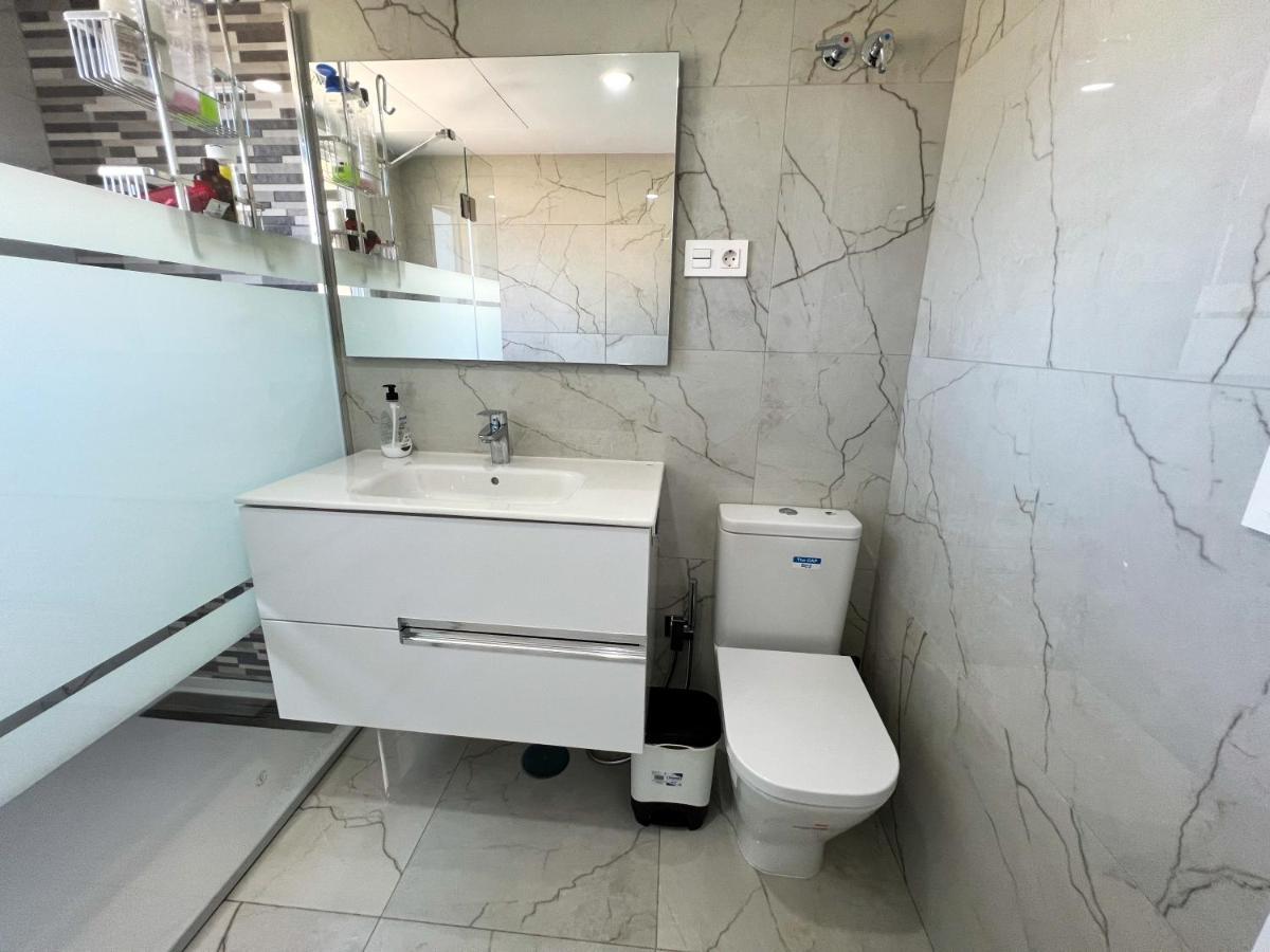 Luxury Three Bedroom At Apartment *